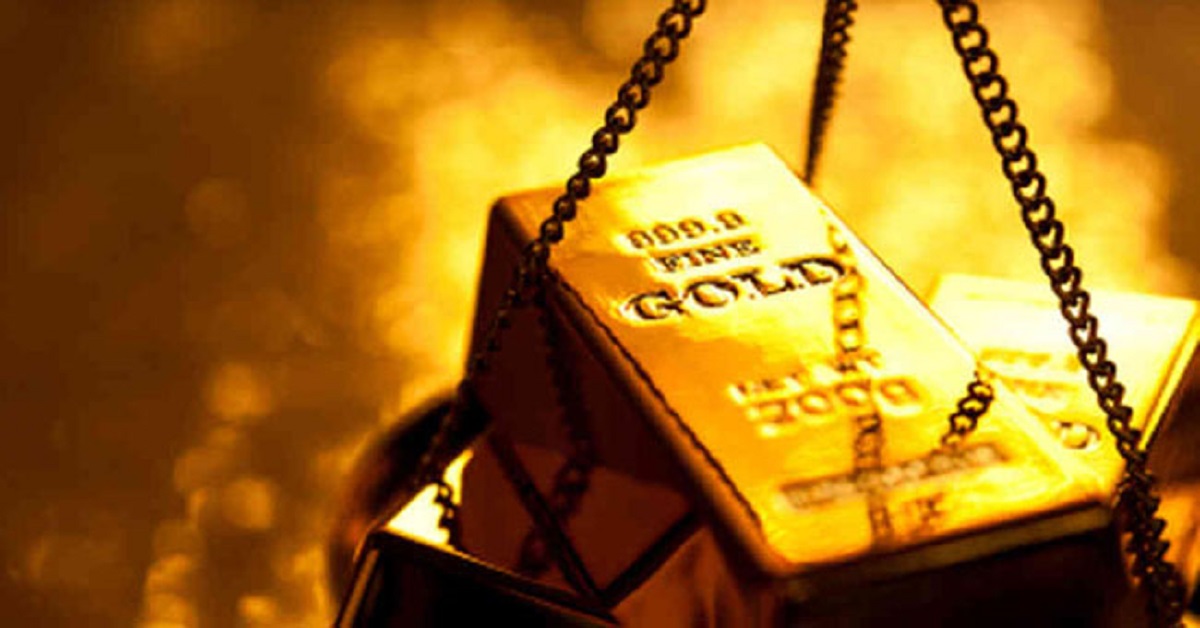 Gold Hits Record, Dollar Drops As Tariff Fears Dampen Sentiment