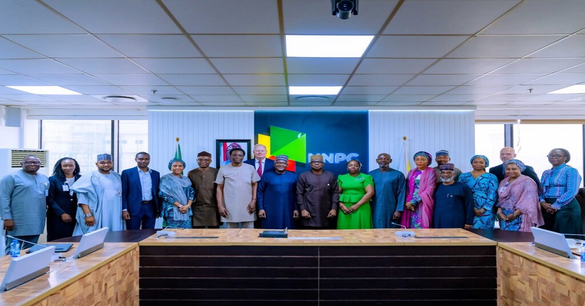 Dangote Reaffirms No Competition With NNPCL