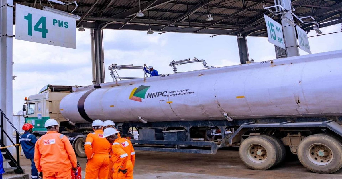 NNPC Increases Petrol Price To N915 In Lagos, N945 In Abuja